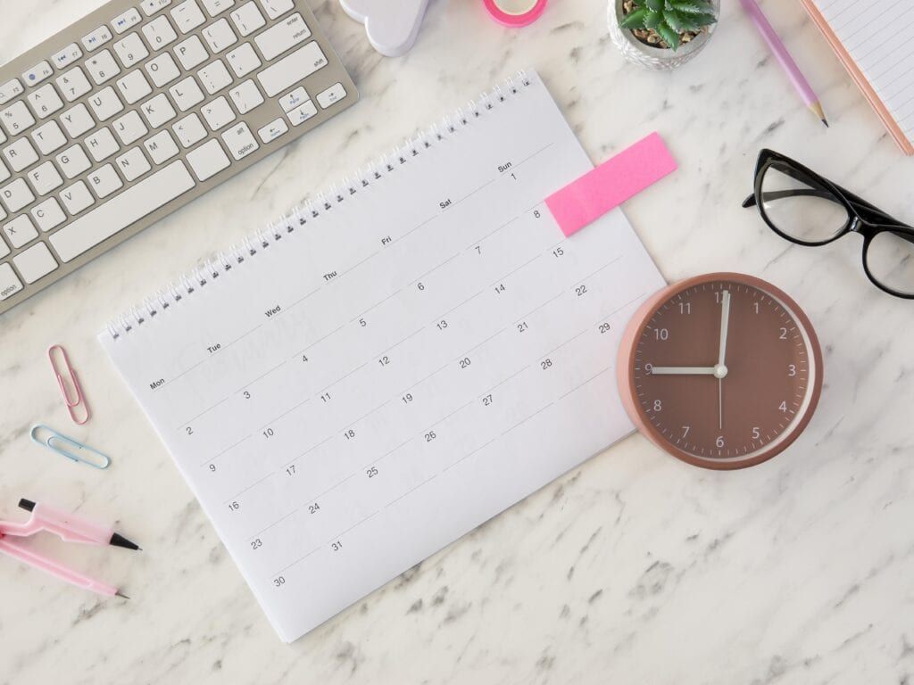 Calendar and clock for planning your Pilates schedule